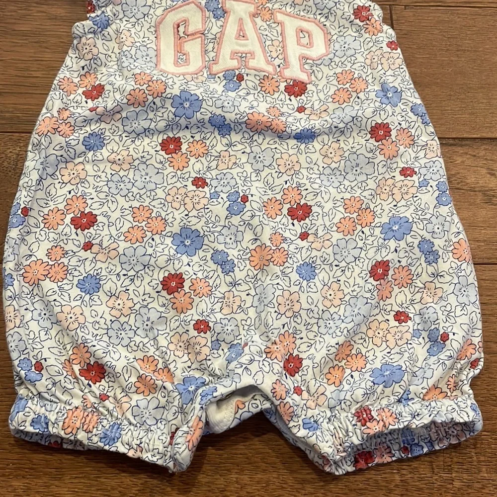 Baby Gap Girls Flowered One-Piece Romper - Size 0-3 Months